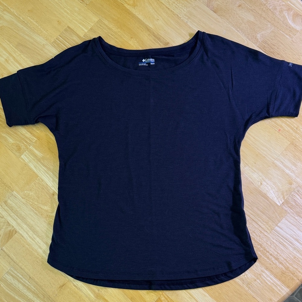 Columbia Women's Black Short Sleeve Tee